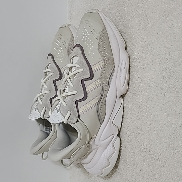 Adidas Women's Ozweego 'Cloud White' Silver Metallic Running Shoes EG0552 Size 7 - Picture 2 of 8